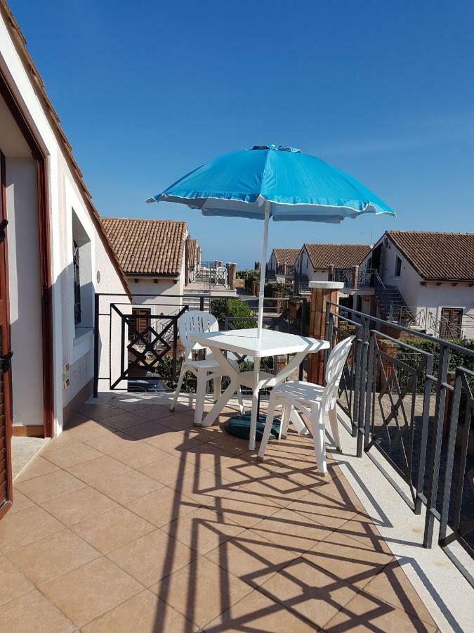 Вилла Mansarda Con Vista Piscina Кампофеличе-ди-Роччелла Экстерьер фото