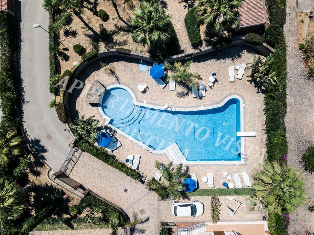 Вилла Mansarda Con Vista Piscina Кампофеличе-ди-Роччелла Экстерьер фото
